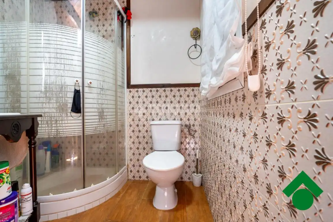 Badezimmer von Einfamilien-Reihenhaus zum Verkauf in Albolote