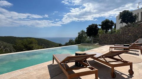 Villa de obra nueva con preciosas vistas al mar en Ibiza