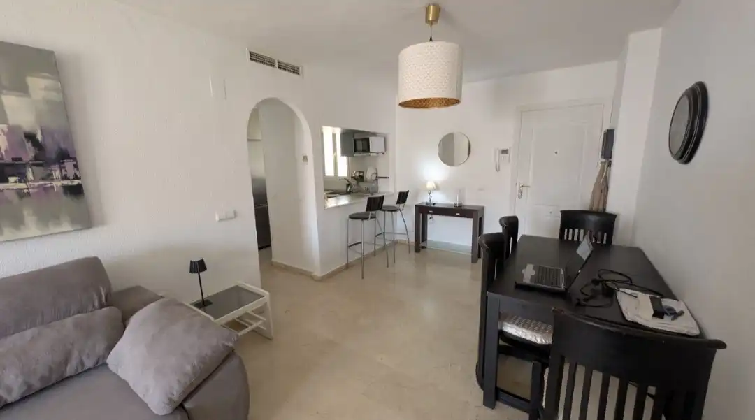 Apartamento con piscina en venta en Torrequebrada, imagen 5