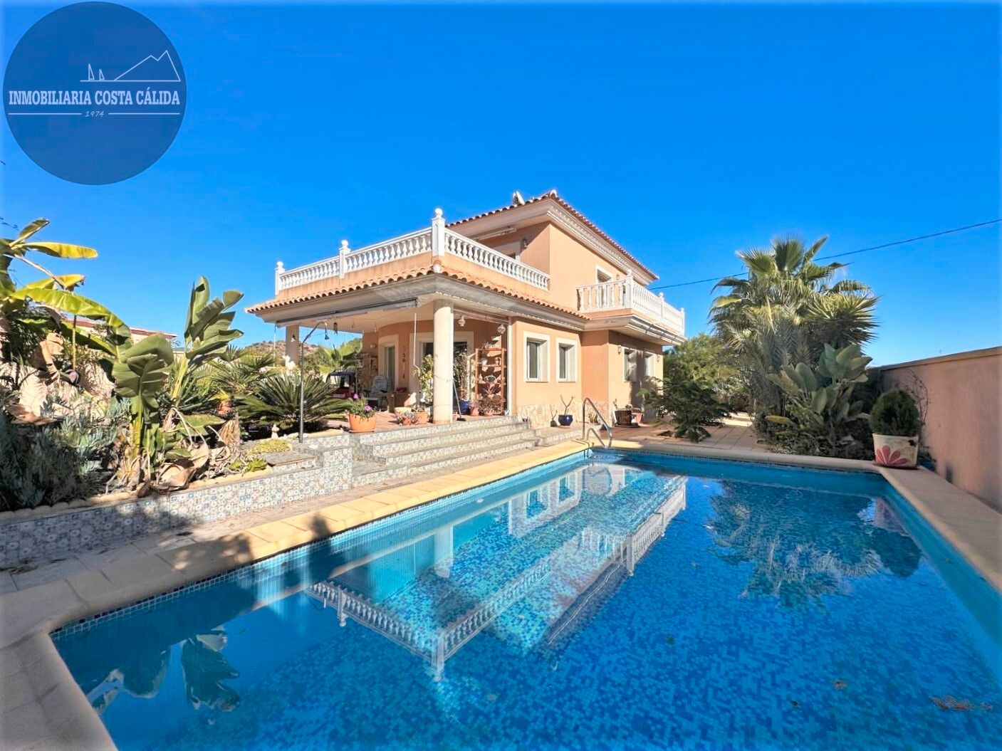 Vista exterior de Casa o xalet en venda en Águilas amb Aire condicionat, Calefacció i Jardí privat