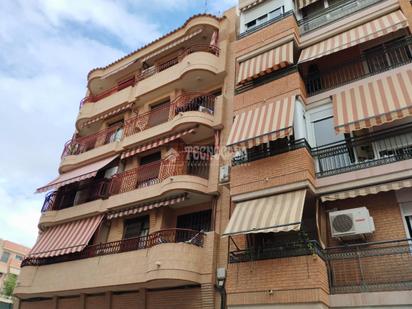 Vista exterior de Pis en venda en San Vicente del Raspeig / Sant Vicent del Raspeig amb Aire condicionat, Terrassa i Moblat