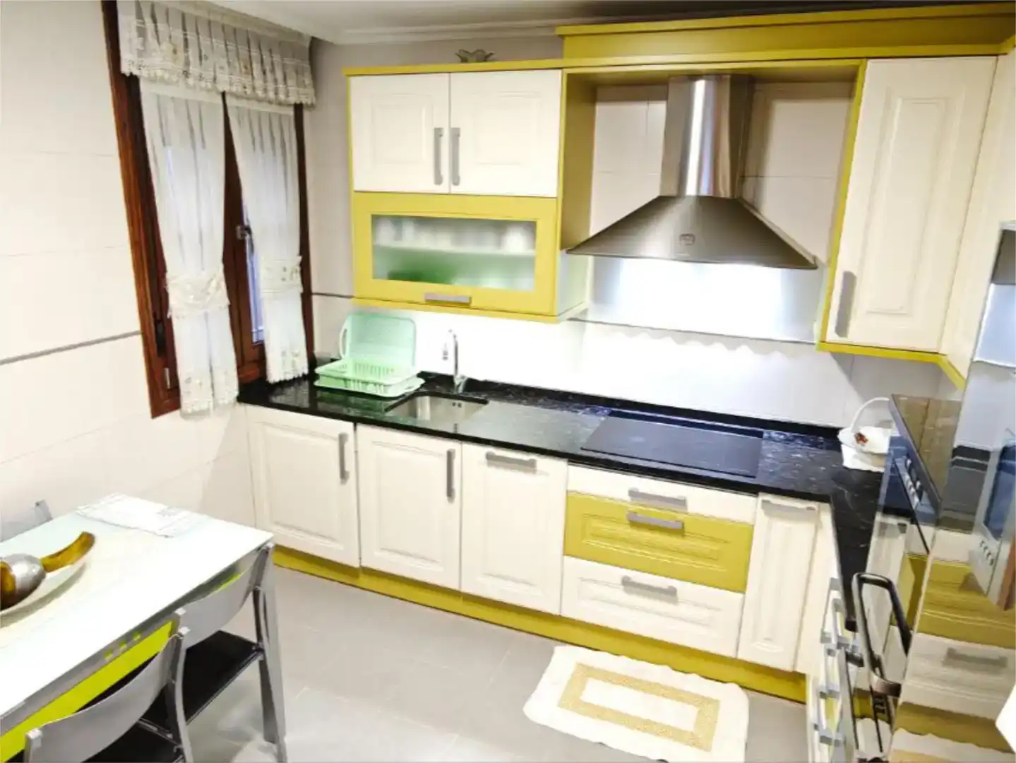 Cocina de Piso en venta en Santurtzi  con Balcón