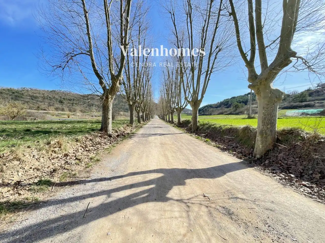 Vista exterior de Casa o xalet en venda en L'Estany amb Calefacció, Jardí privat i Terrassa
