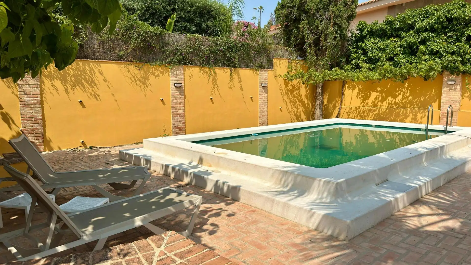 Piscina de Casa o xalet en venda en Alicante / Alacant amb Aire condicionat, Calefacció i Jardí privat