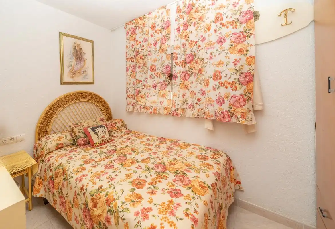 Habitación de Piso en venta en Benidorm con Aire acondicionado, Calefacción y Terraza