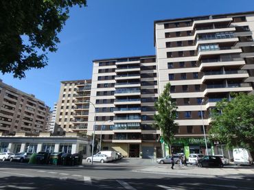 Flat with lift to rent in Iturrama