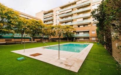 Piscina de Pis en venda en Sabadell amb Calefacció, Terrassa i Traster
