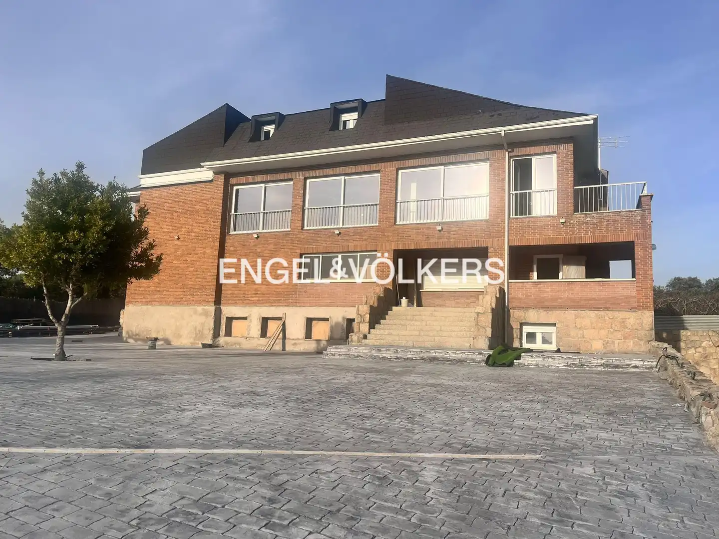 Exterior view of Study for rent in Villanueva de la Cañada  with Air Conditioner, Heating and Terrace