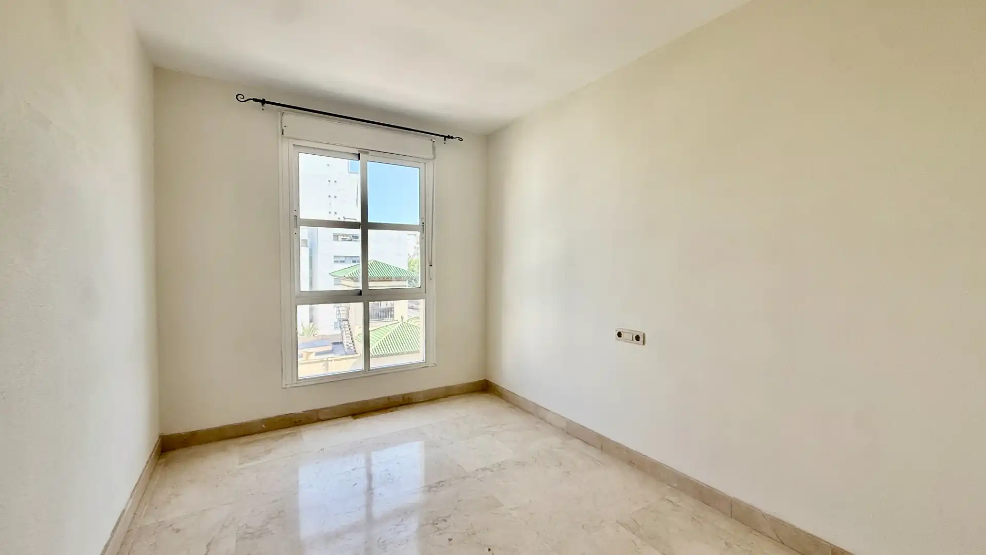 Schlafzimmer von Wohnung zur Miete in Cádiz