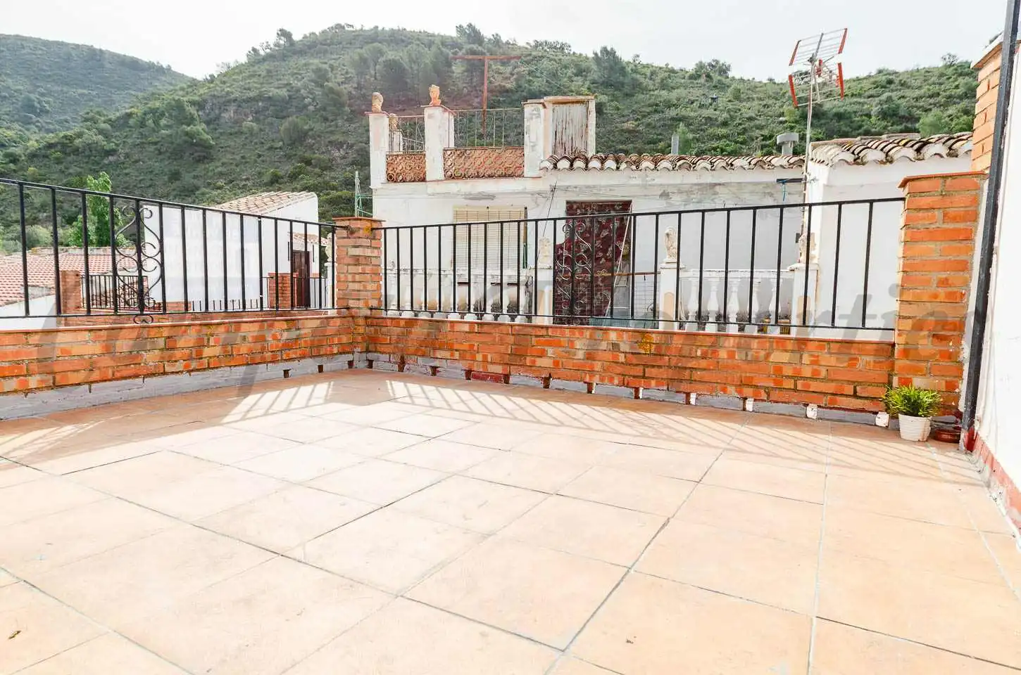 Terraza de Casa adosada en venta en Salares con Terraza y Amueblado
