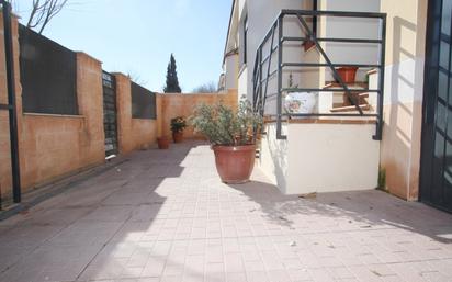 Vista exterior de Casa adosada en venda en  Albacete Capital amb Aire condicionat, Calefacció i Jardí privat