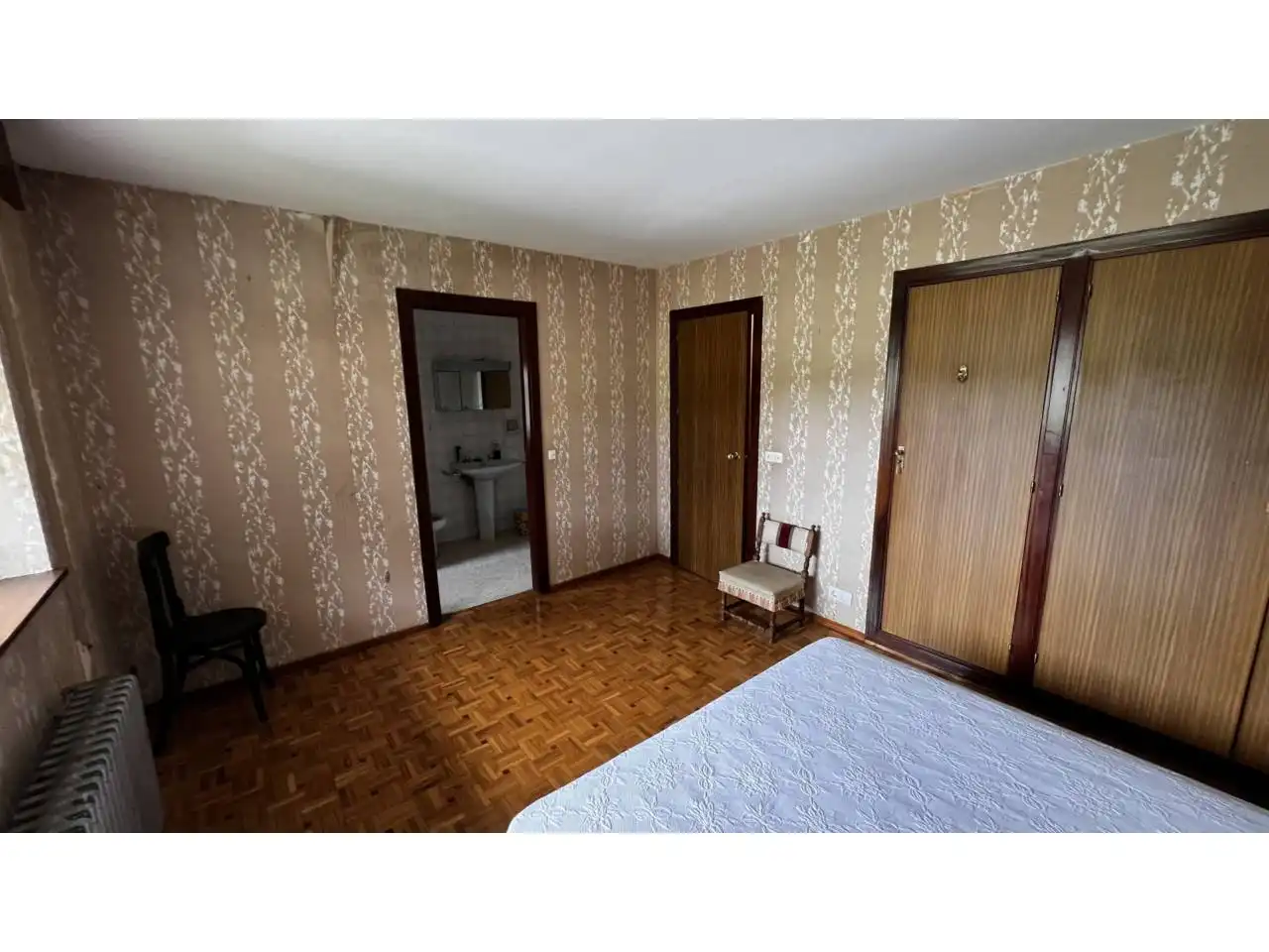 Dormitori de Casa o xalet en venda en Merindad de Montija amb Calefacció, Jardí privat i Parquet
