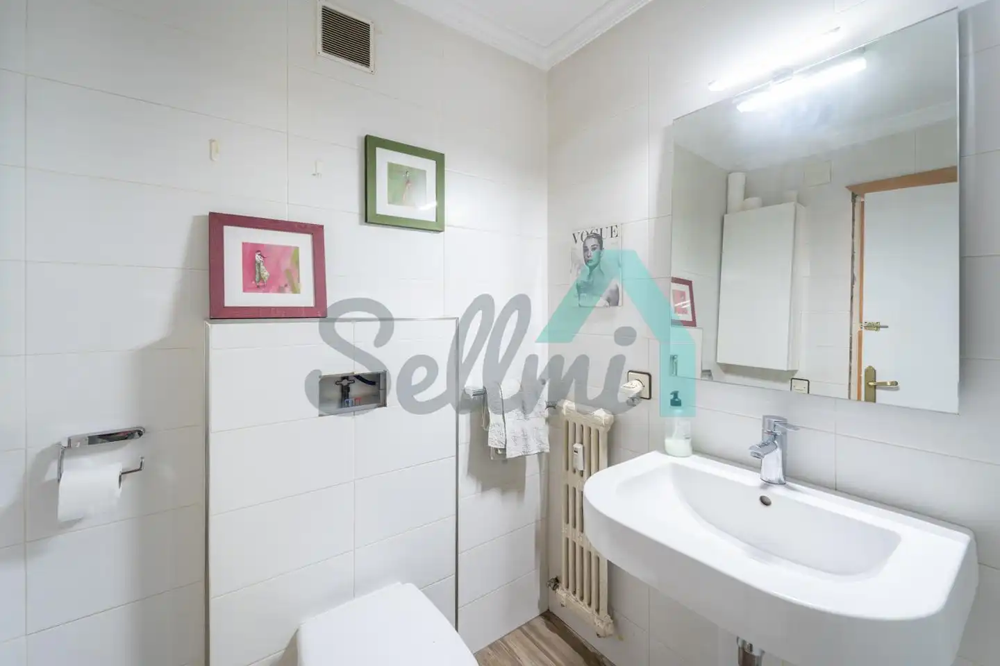 Baño de Piso en venta en Oviedo  con Calefacción, Parquet y Terraza