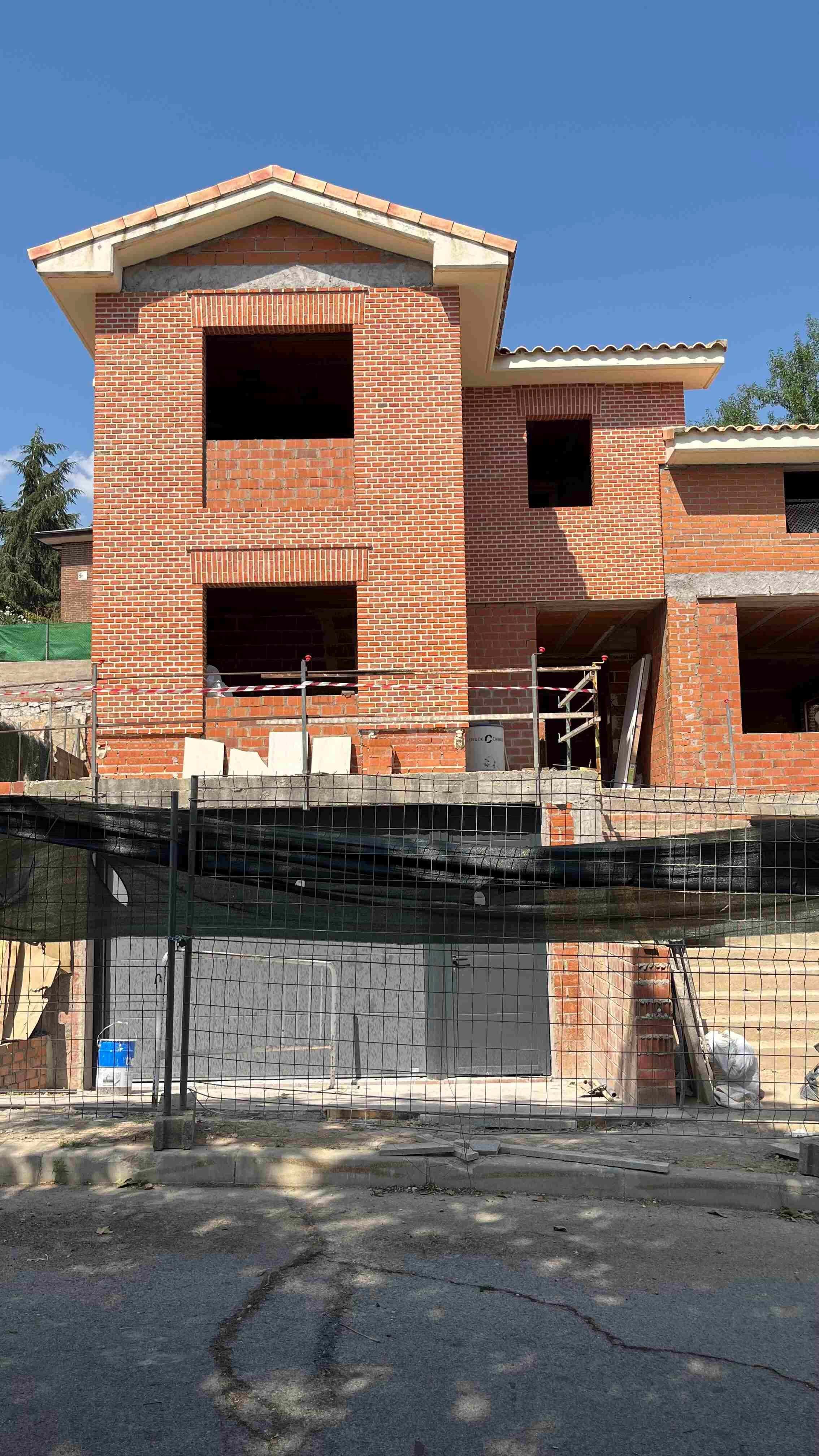 Exterior view of House or chalet for sale in  Madrid Capital  with Air Conditioner, Heating and Swimming Pool