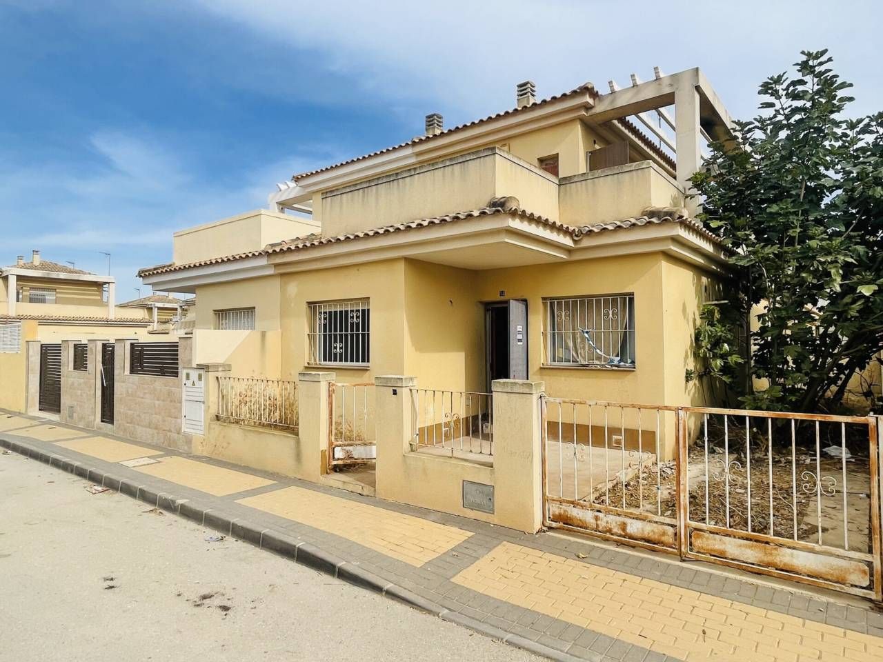 Vista exterior de Dúplex en venda en Torre-Pacheco amb Jardí privat, Terrassa i Piscina comunitària