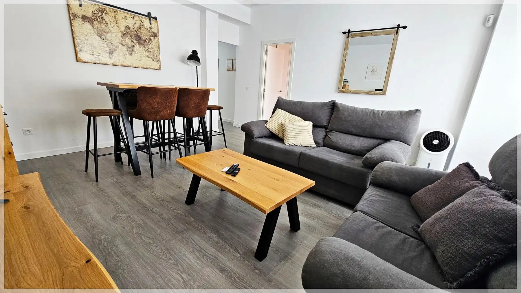 Sala d'estar de Pis en venda en Las Palmas de Gran Canaria amb Parquet