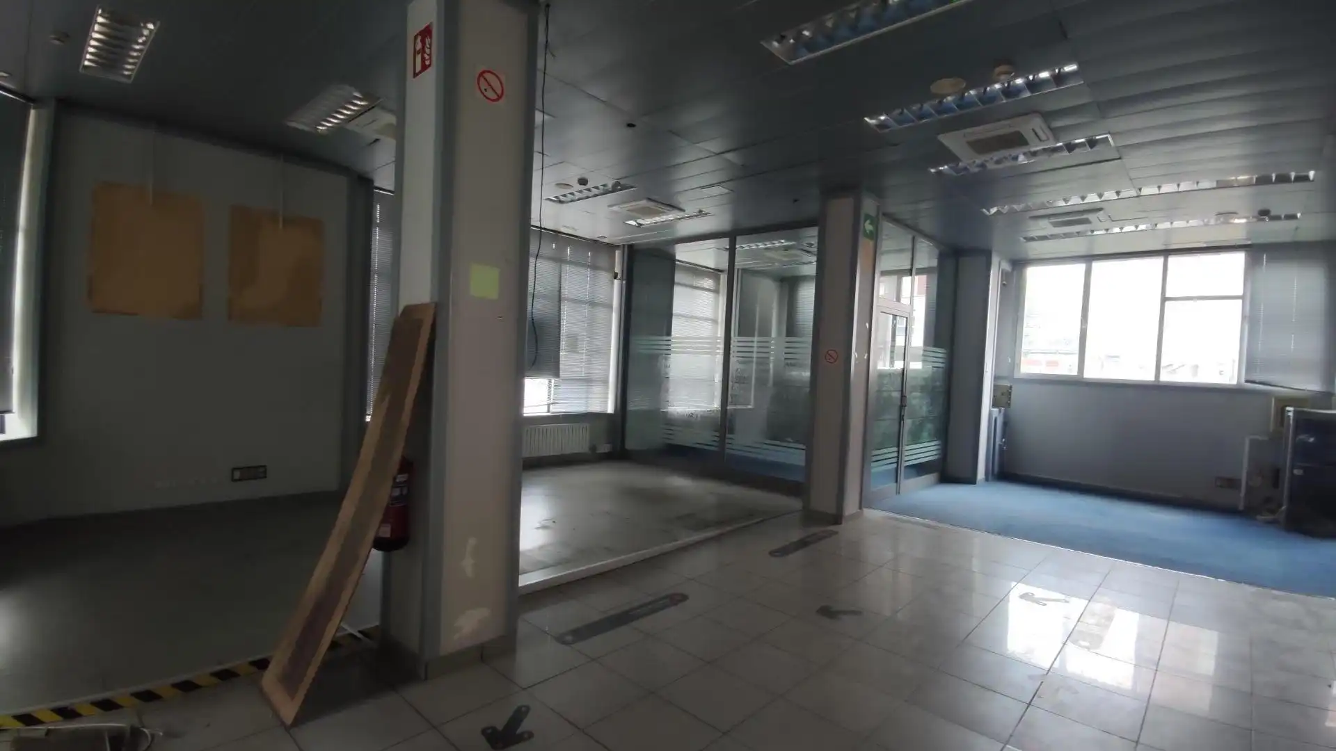 Local comercial en venda a Calle de Nerbioi 1, imagen 2