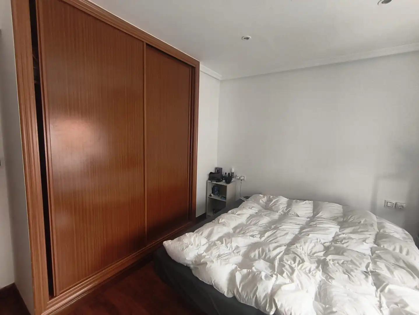 Habitación de Piso en venta en Oviedo  con Calefacción, Parquet y Amueblado