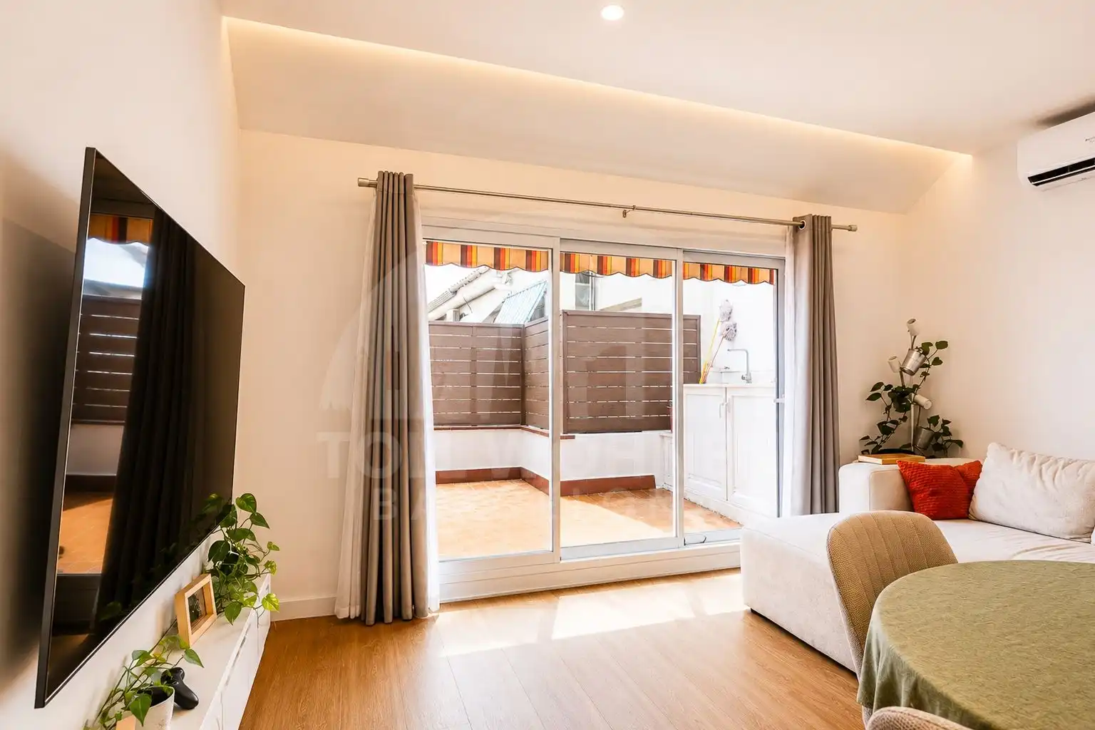 Habitación de Ático en venta en Barcelona con Aire acondicionado y Terraza