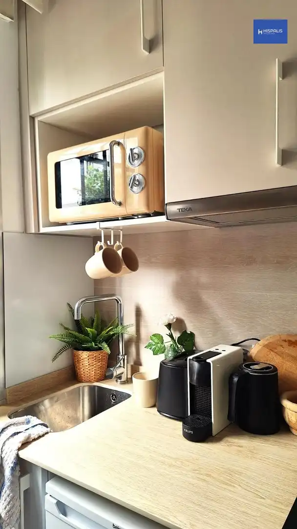 Cocina de Estudio de alquiler en Sevilla con Aire acondicionado, Calefacción y Amueblado