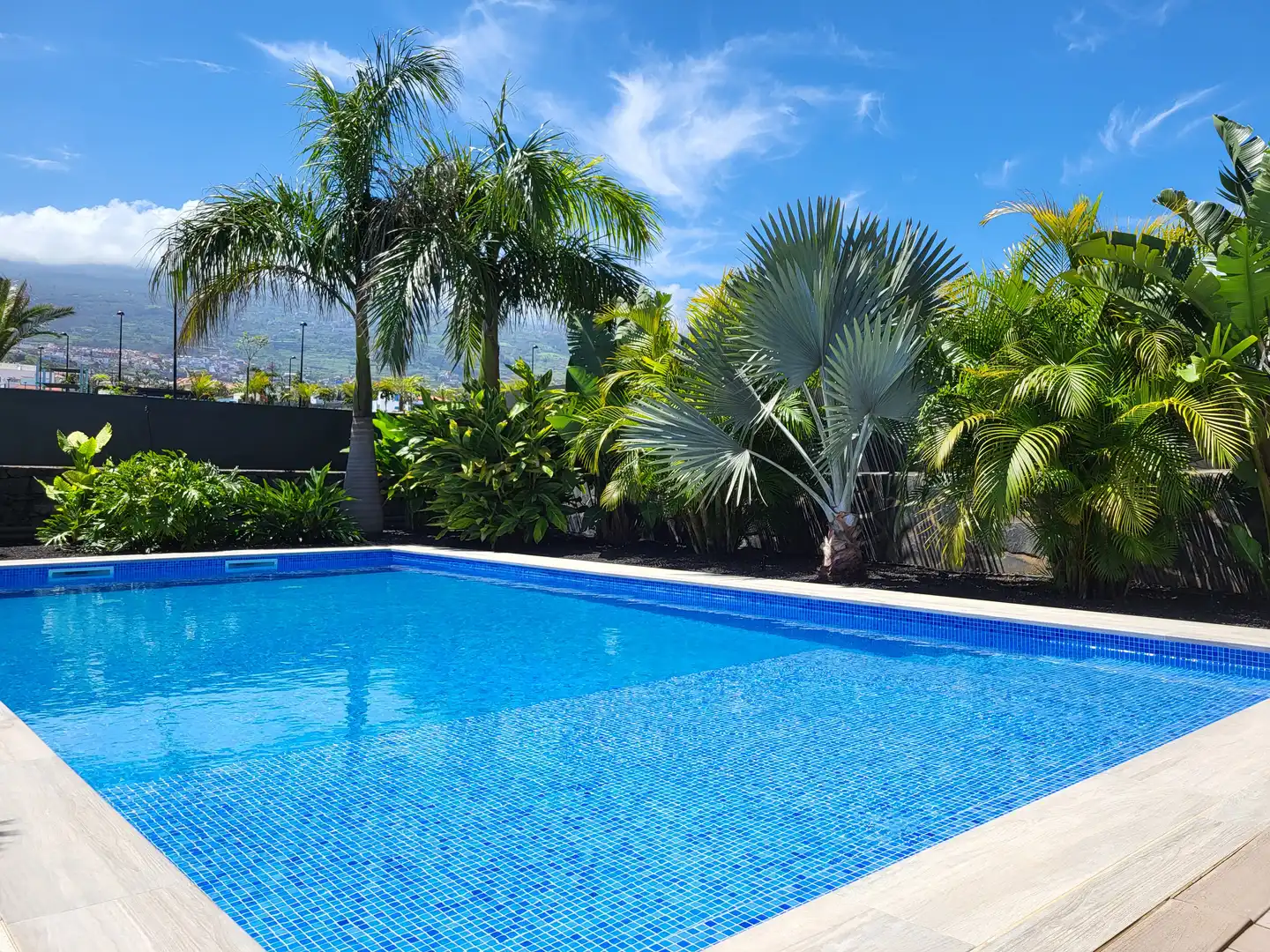 Piscina de Casa o xalet en venda en La Orotava amb Aire condicionat, Terrassa i Traster