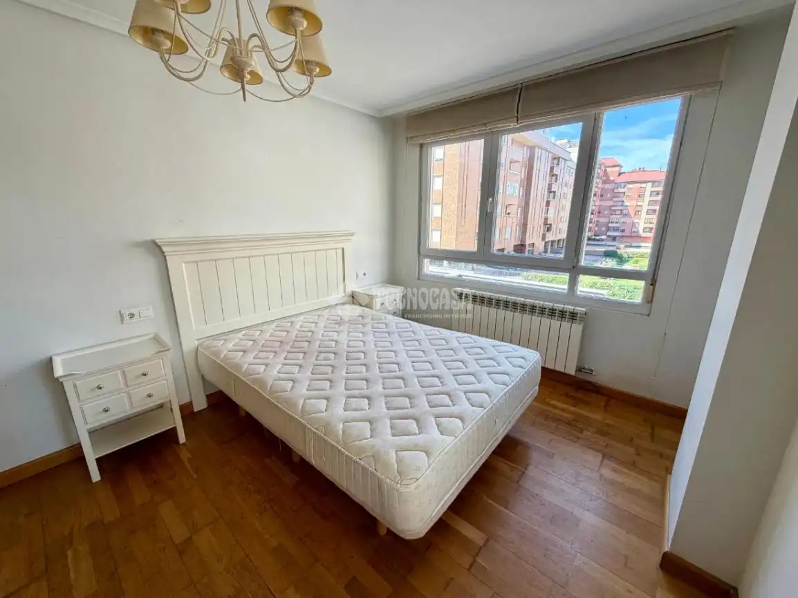 Schlafzimmer von Wohnung zum Verkauf in León Capital  mit Heizung, Parkett und Terrasse