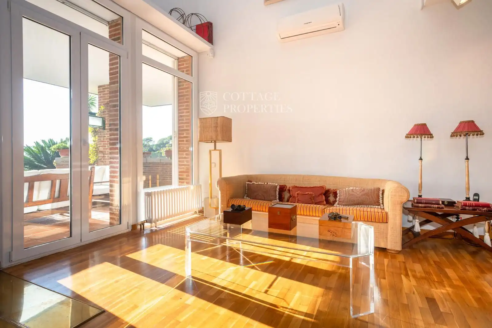 Sala de estar de Casa o chalet en venta en Sant Vicenç de Montalt con Aire acondicionado, Terraza y Amueblado
