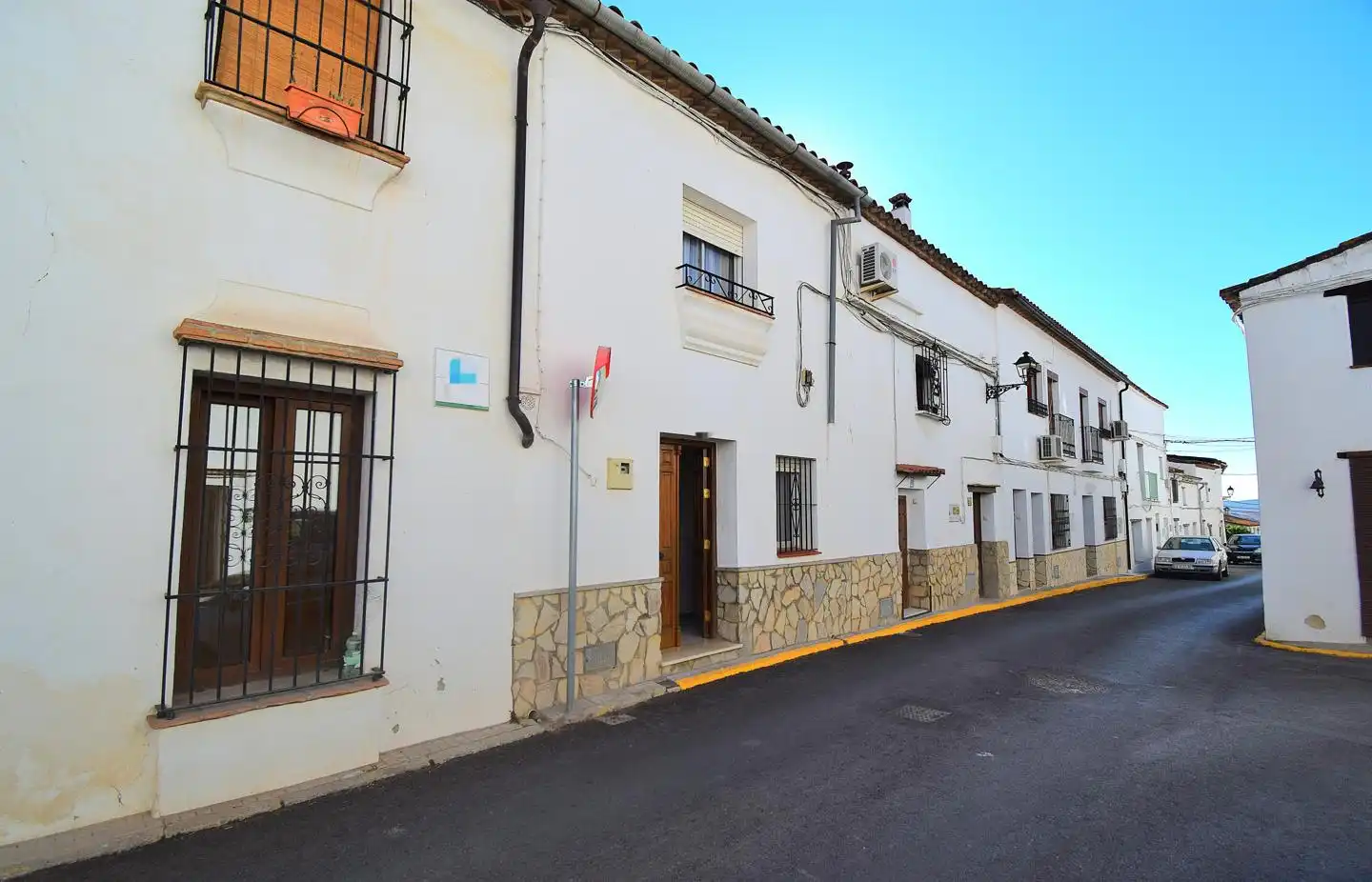 Vista exterior de Casa o xalet en venda en Jimena de la Frontera amb Terrassa