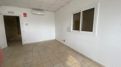 Foto 5 von Fabrikhallen zur Miete in Santa Perpètua de Mogoda, Barcelona