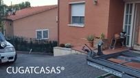 Vista exterior de Casa o xalet en venda en Rubí amb Aire condicionat, Terrassa i Traster