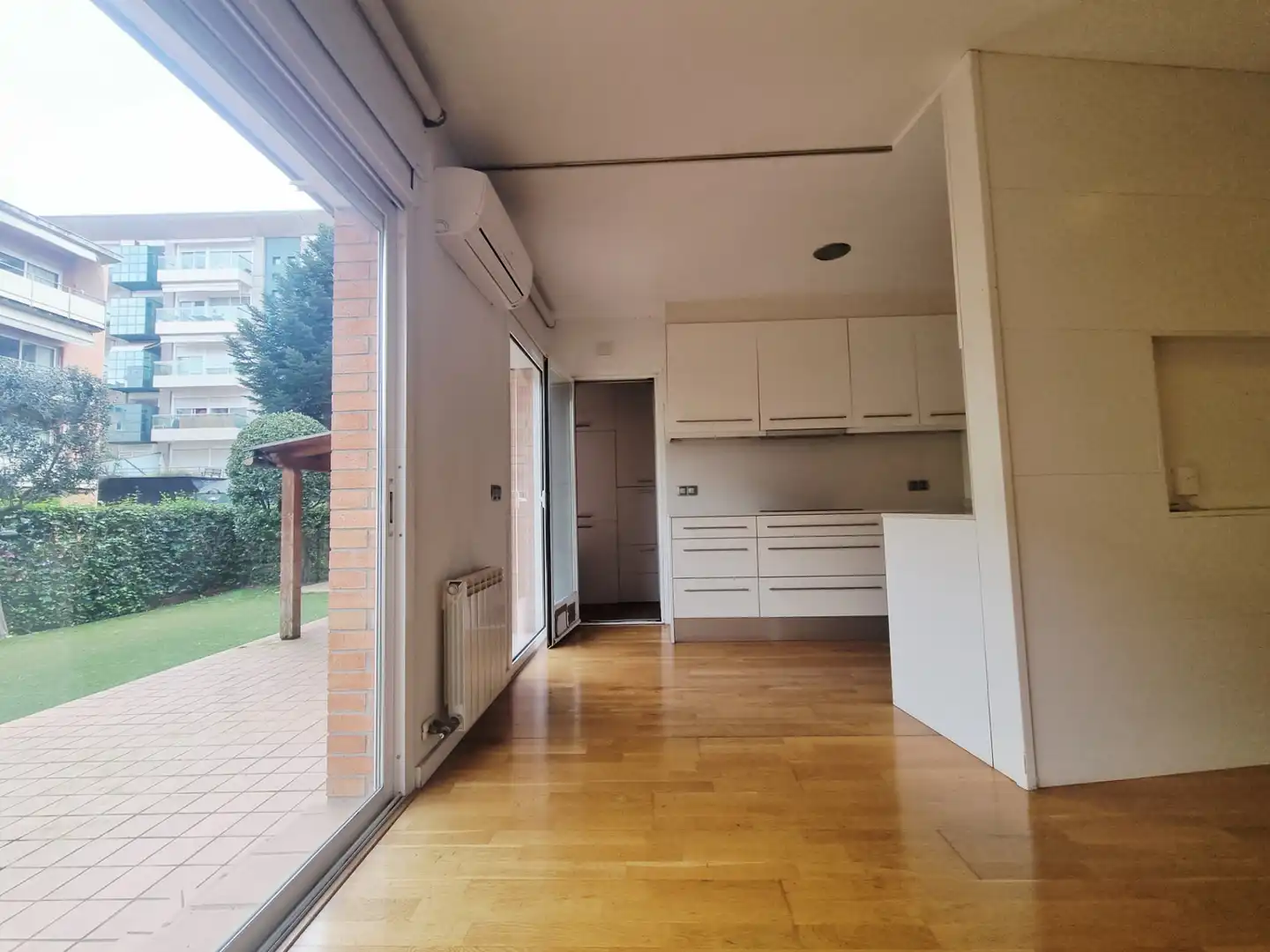 Cocina de Piso en venta en Girona con Aire acondicionado, Calefacción y Jardín privado