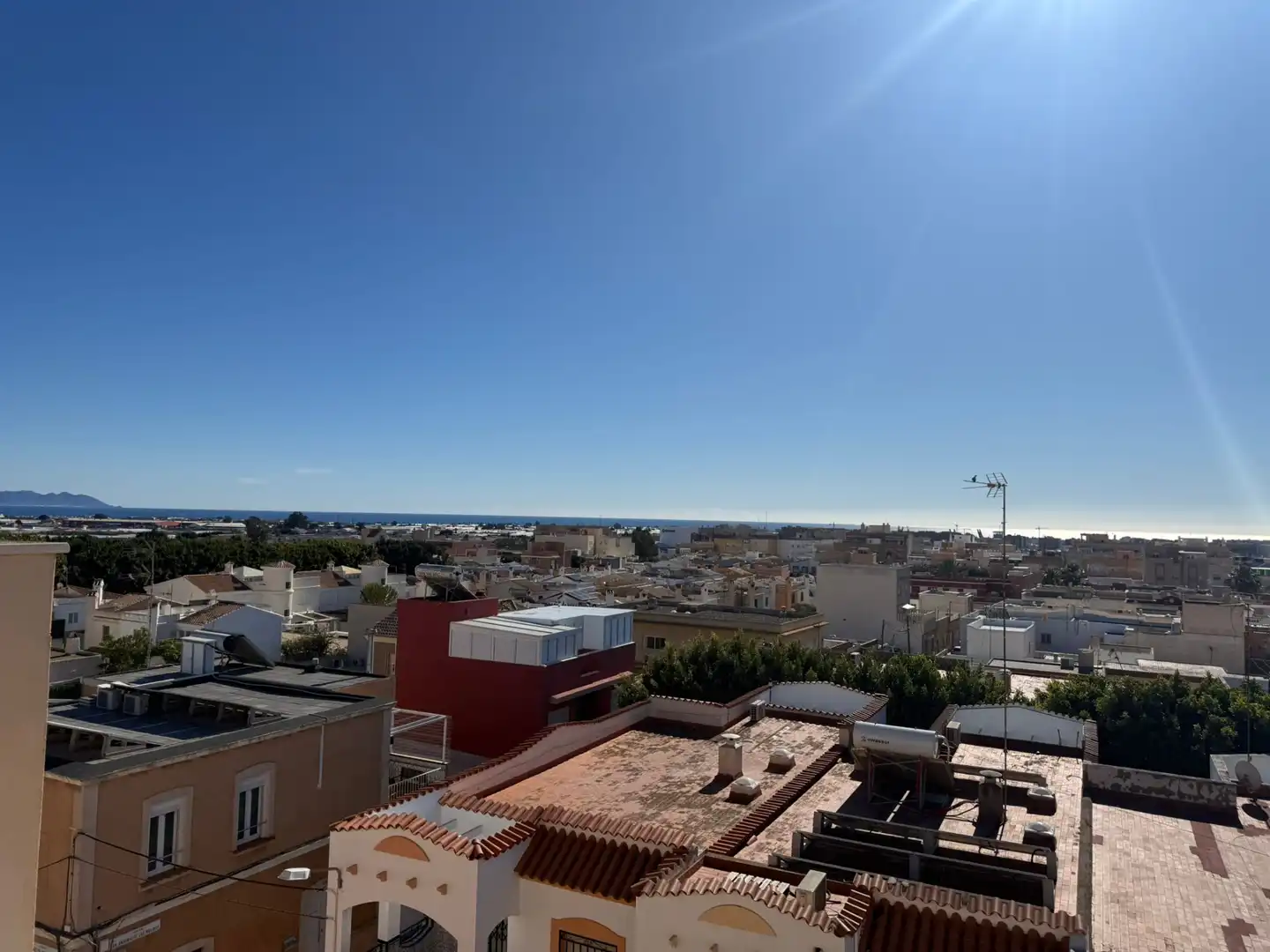 Vista exterior de Casa adosada en venta en Almería con Terraza, Amueblado y Horno