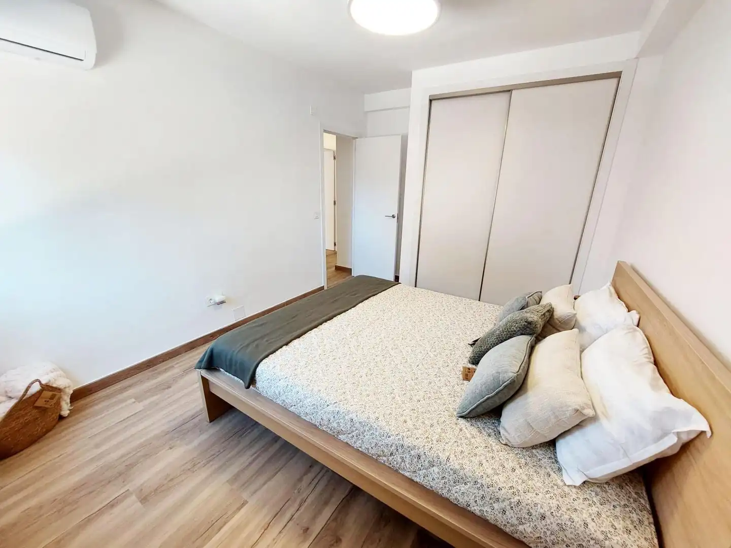 Habitación de Piso en venta en Benalmádena con Aire acondicionado, Terraza y Piscina comunitaria