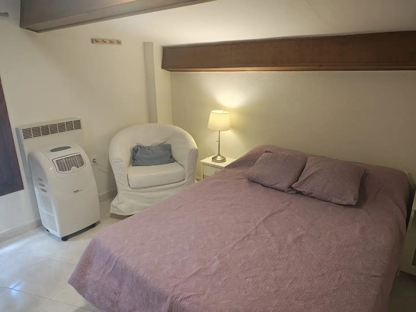 Habitación de Apartamento de alquiler en Cáceres con Calefacción y Piscina comunitaria