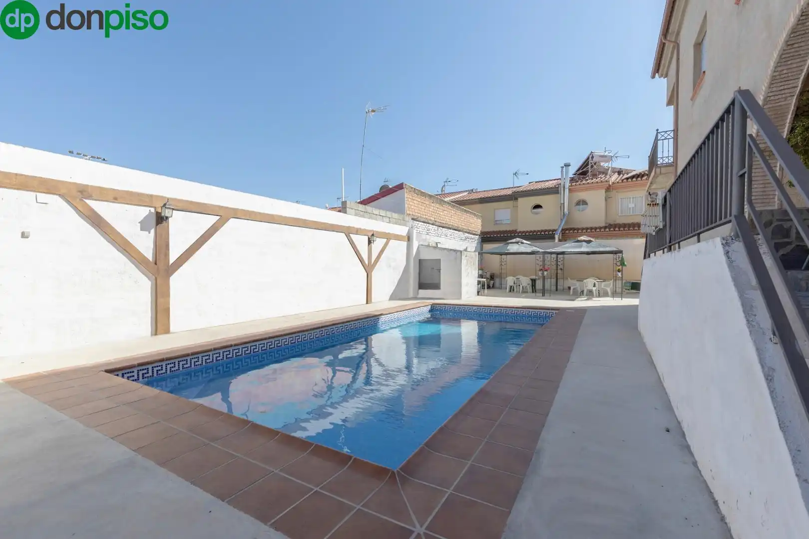 Piscina de Casa adosada en venta en Ogíjares con Aire acondicionado, Terraza y Piscina comunitaria
