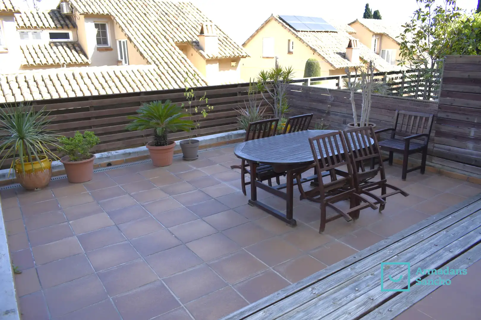 Terrasse von Einfamilien-Reihenhaus zum Verkauf in Tiana mit Klimaanlage, Heizung und Privatgarten