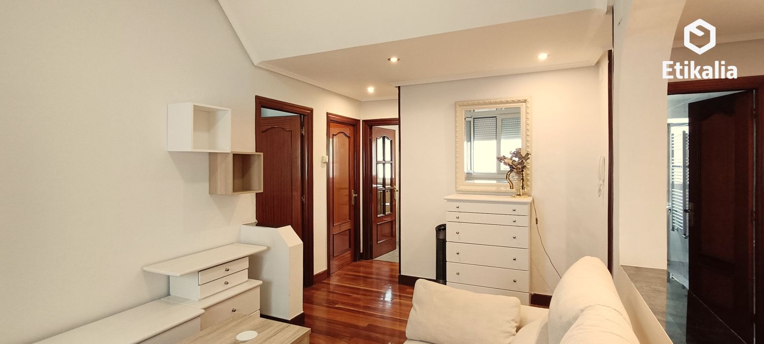 Sala de estar de Piso de alquiler en Bilbao  con Calefacción