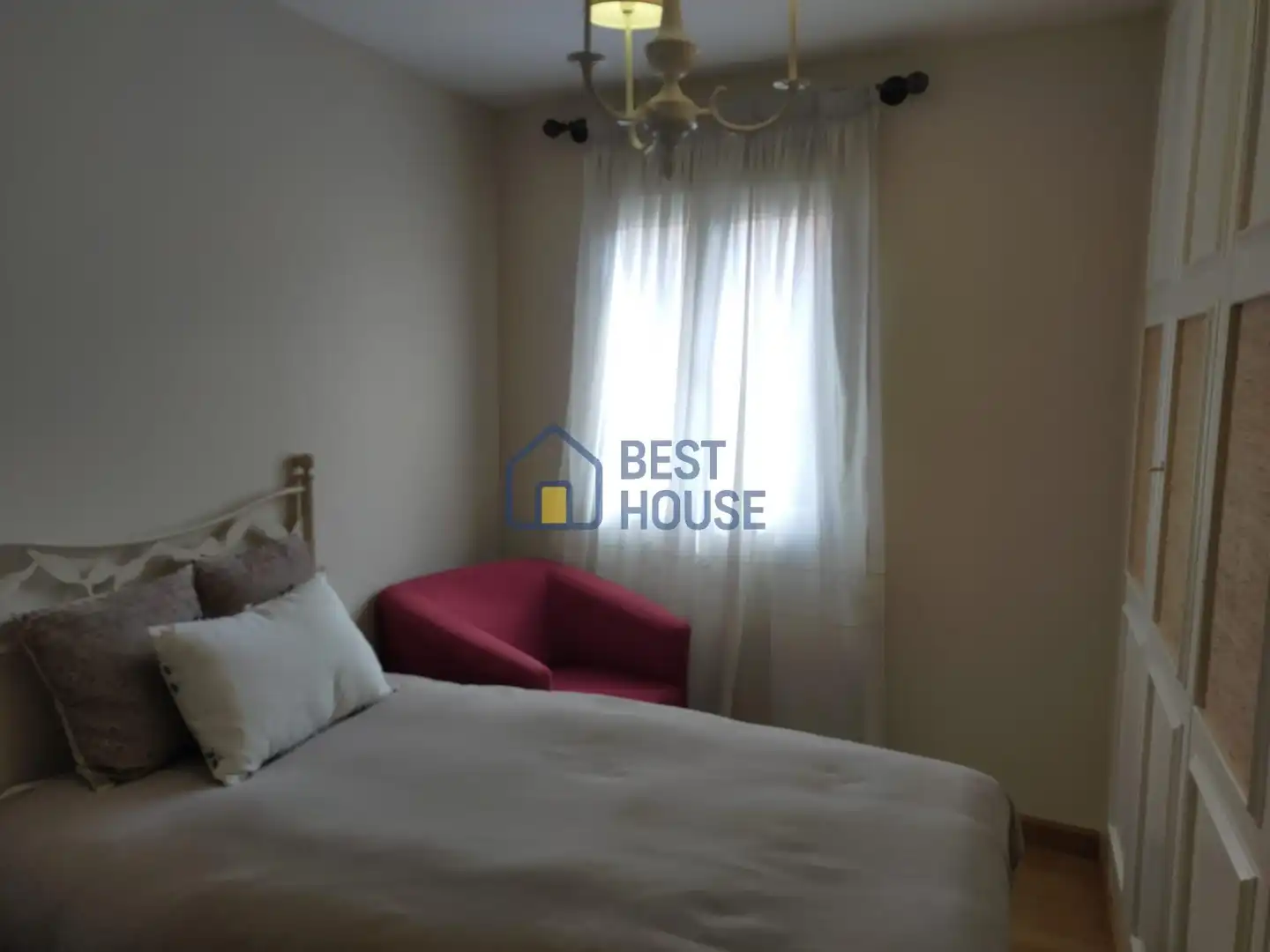 Habitación de Piso en venta en León Capital  con Calefacción, Terraza y Trastero