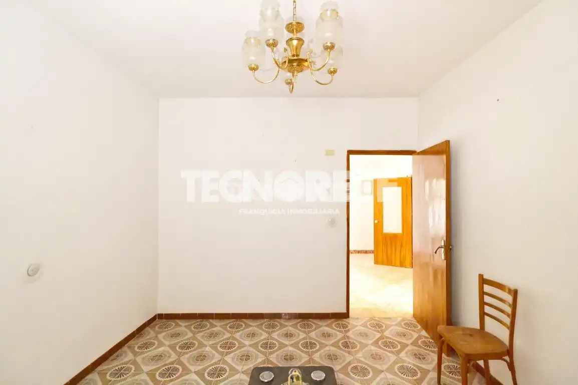 Casa adosada en venta en Consuegra con Jardín privado