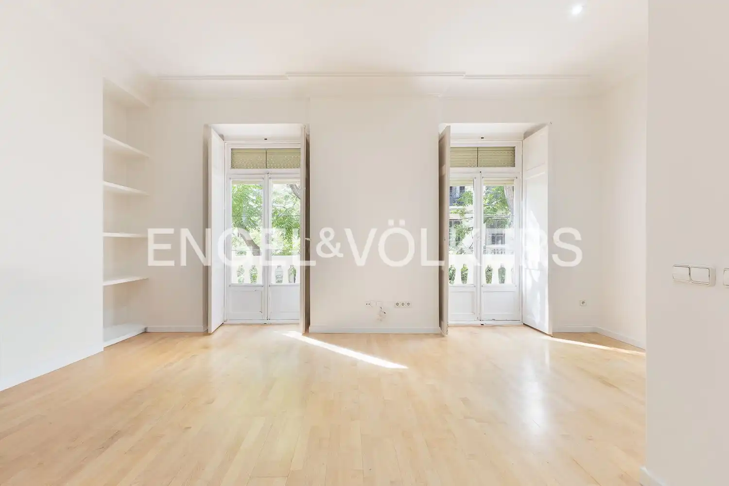 Exterior view of Flat for rent in Valencia  with Air Conditioner, Heating and Parquet flooring