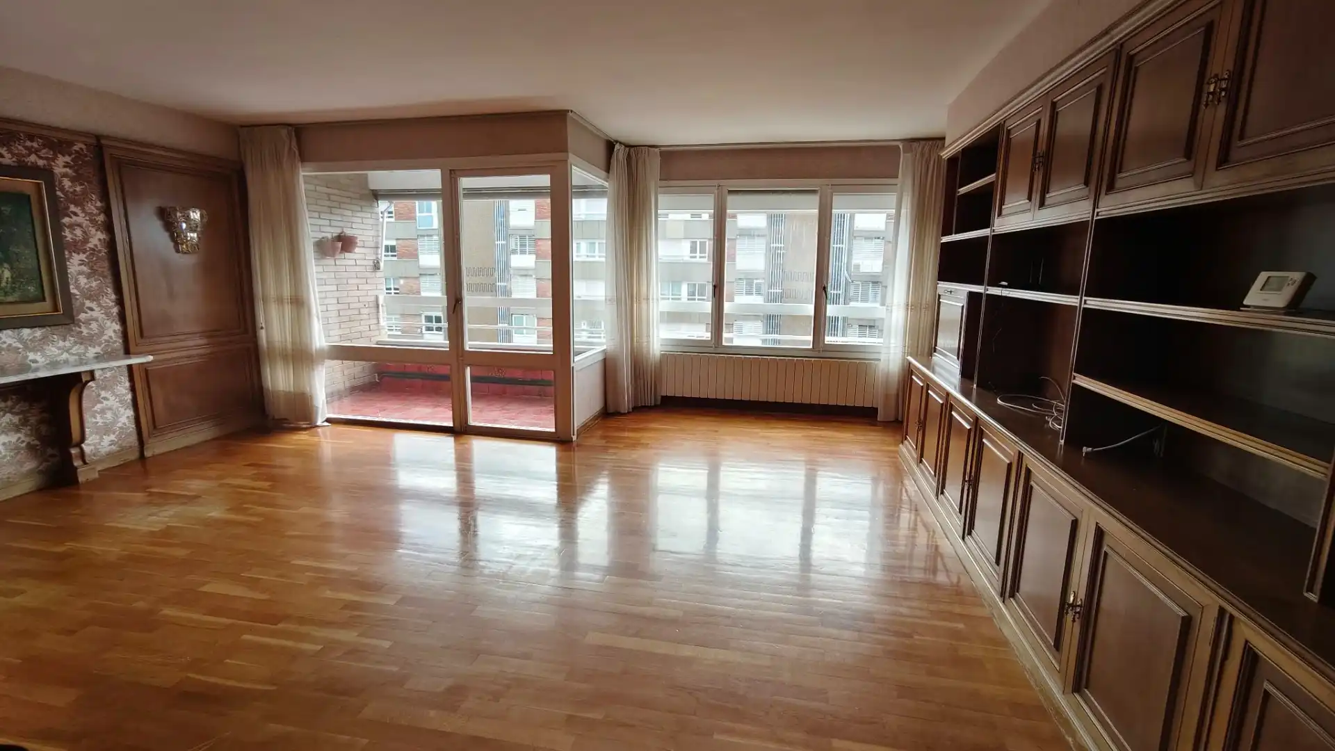 Sala de estar de Piso en venta en Barcelona con Calefacción, Parquet y Horno