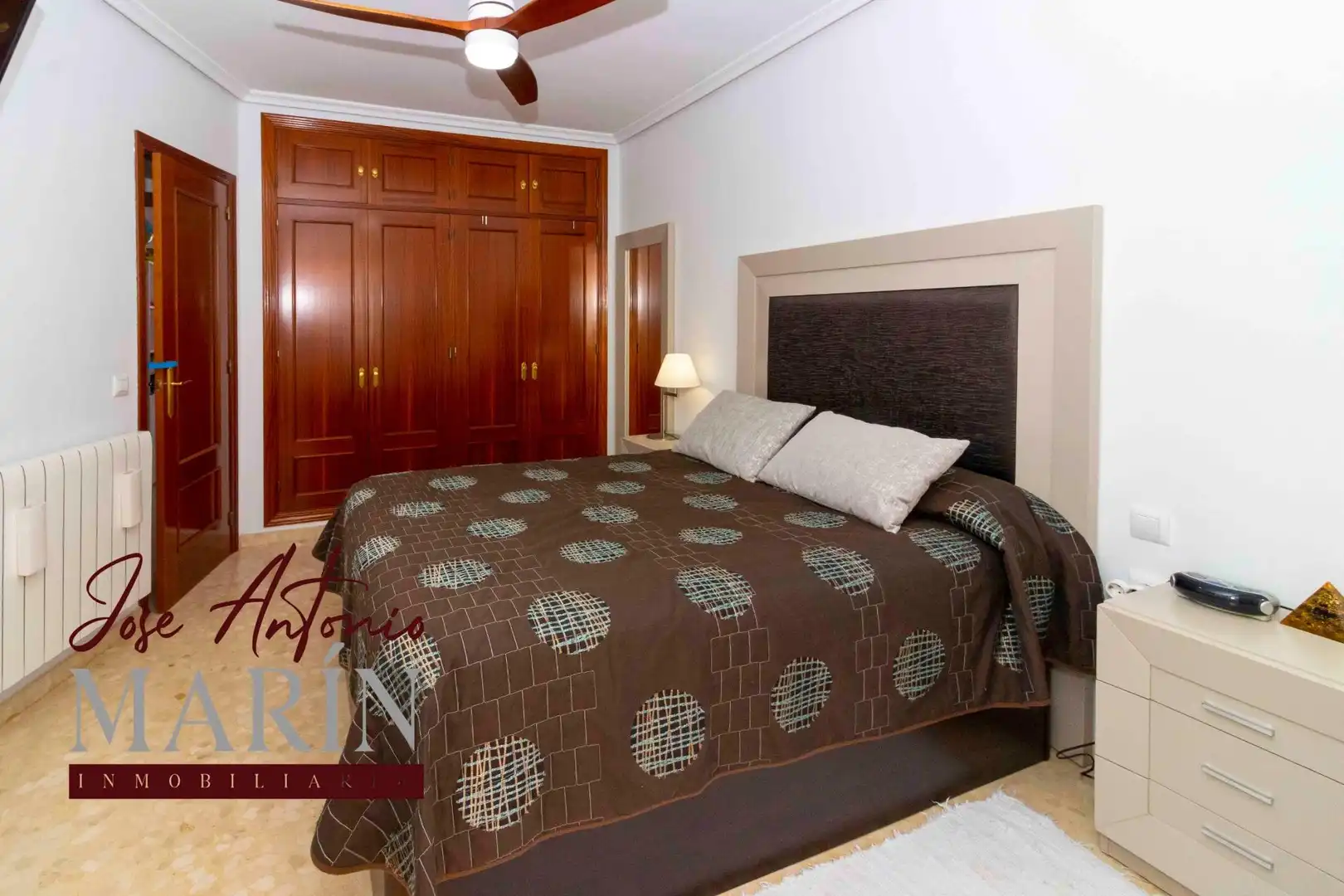 Habitación de Casa adosada en venta en Badajoz con Aire acondicionado, Calefacción y Trastero