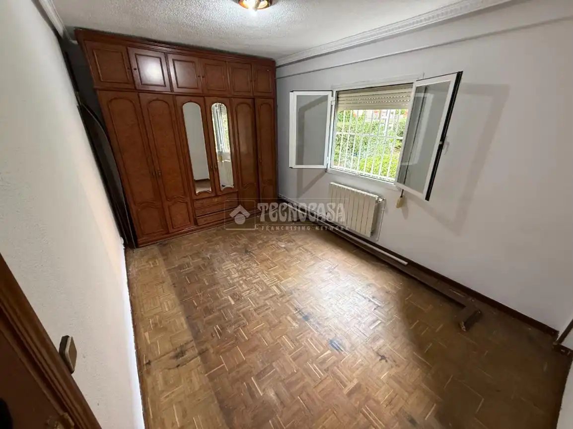 Bedroom of Flat for sale in Madrid