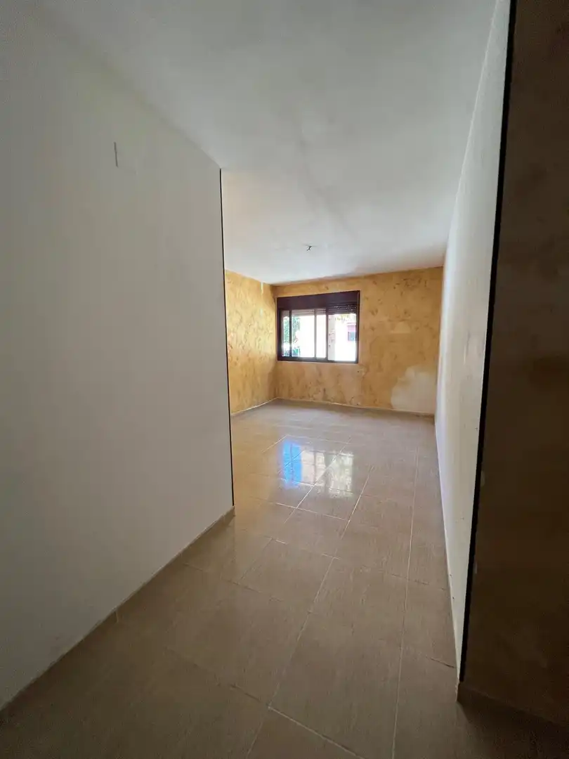 Erdgeschoss zum Verkauf in Tortosa mit Terrasse und Alarm