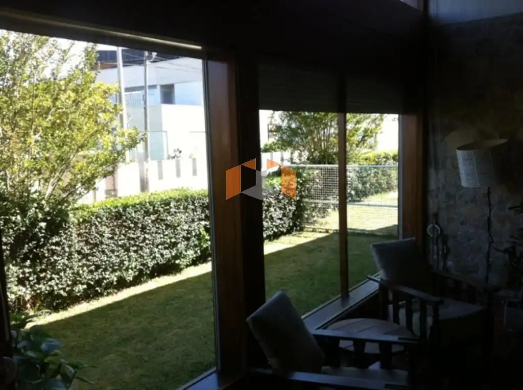 Terrassa de Casa o xalet en venda en Vigo  amb Jardí privat, Parquet i Traster