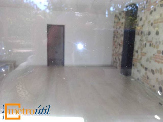 Local comercial en Alquiler en Avenida de los Comuneros en Estación