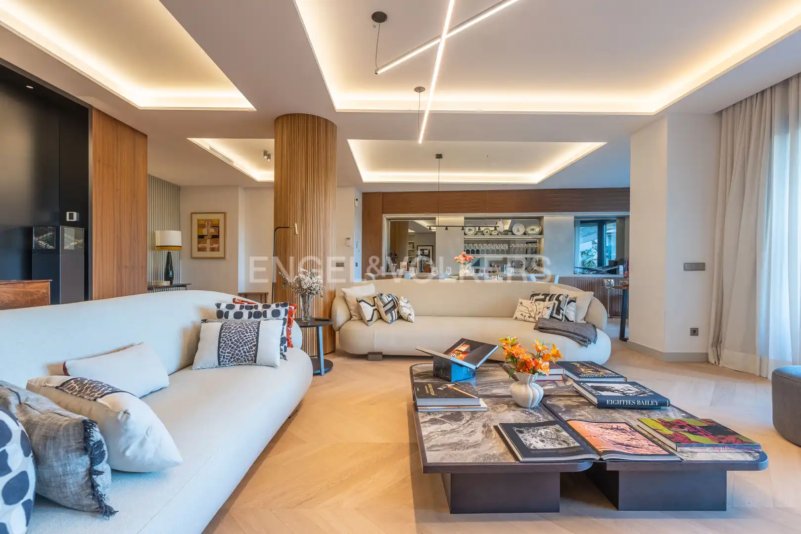 Living room of Flat for sale in Sevilla  with Air Conditioner, Heating and Terrace