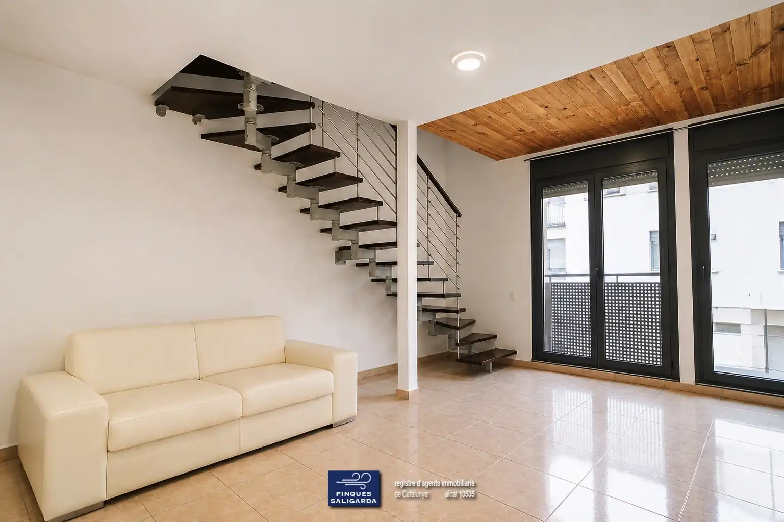 Maisonette zum Verkauf in Santa Eulàlia de Ronçana mit Klimaanlage, Heizung und Terrasse