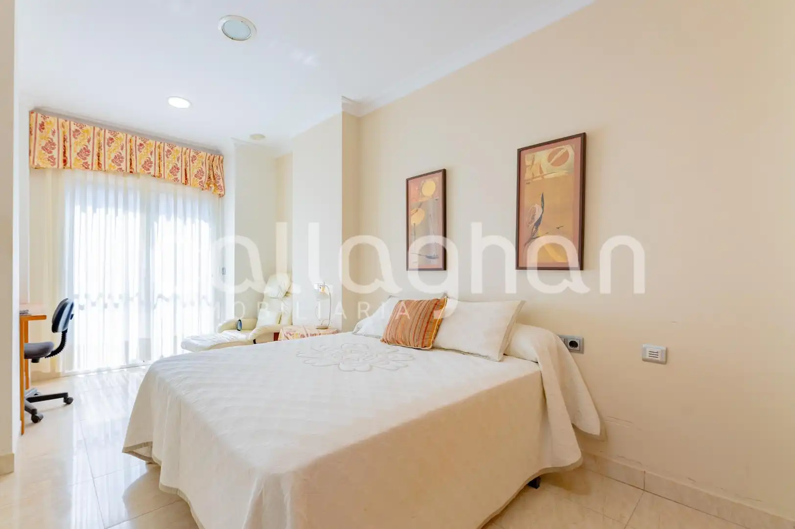 Dormitori de Casa o xalet en venda en Sagunto / Sagunt amb Calefacció, Jardí privat i Terrassa