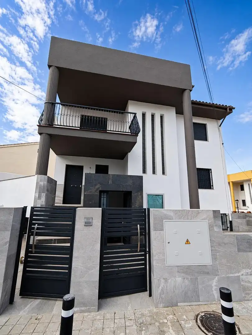Casa amb terrassa en venda a Gójar, imagen 2